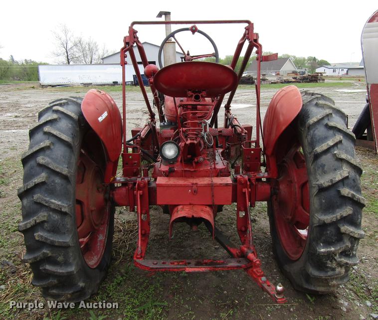 image for item EU9626 1944 International H tractor