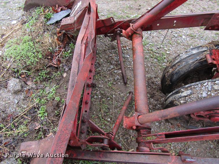 image for item EU9626 1944 International H tractor