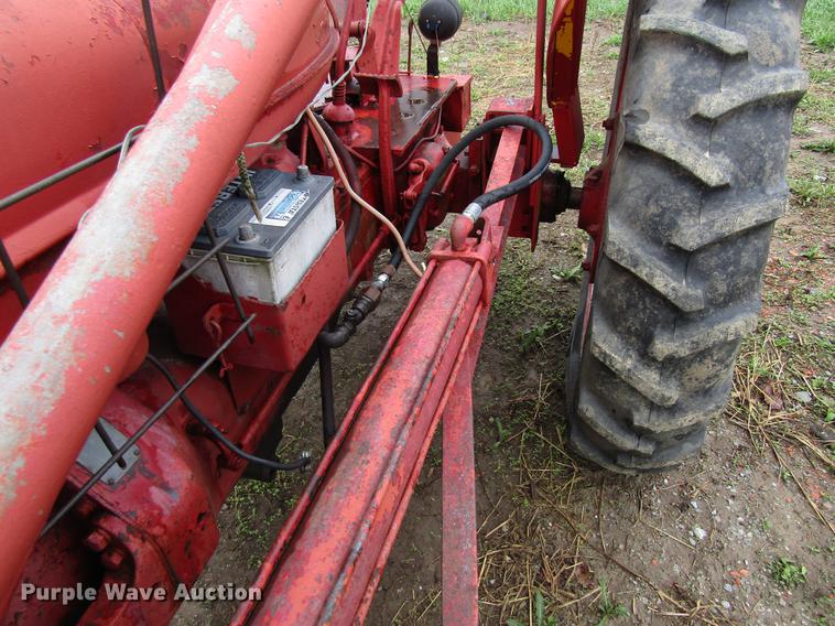 image for item EU9626 1944 International H tractor