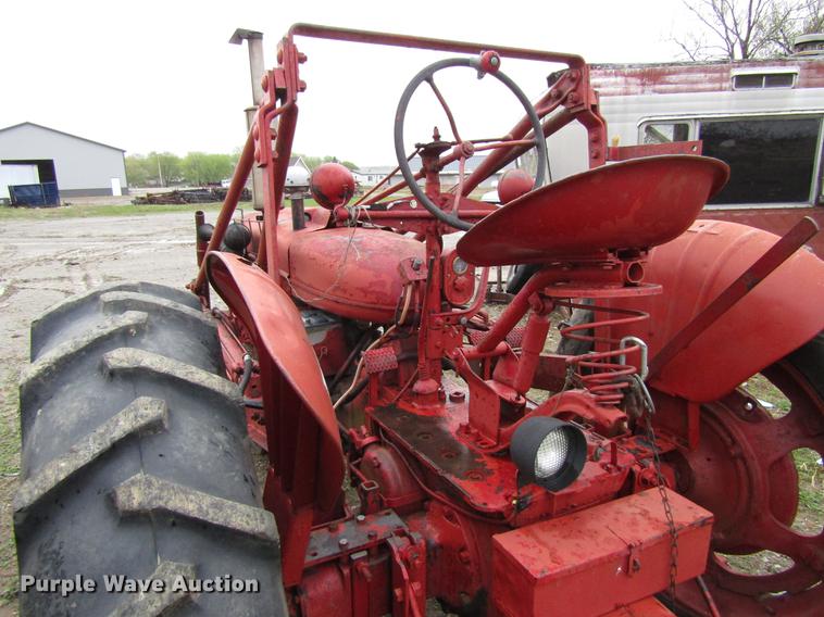 image for item EU9626 1944 International H tractor
