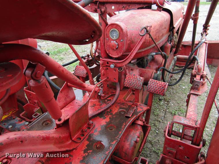 image for item EU9626 1944 International H tractor