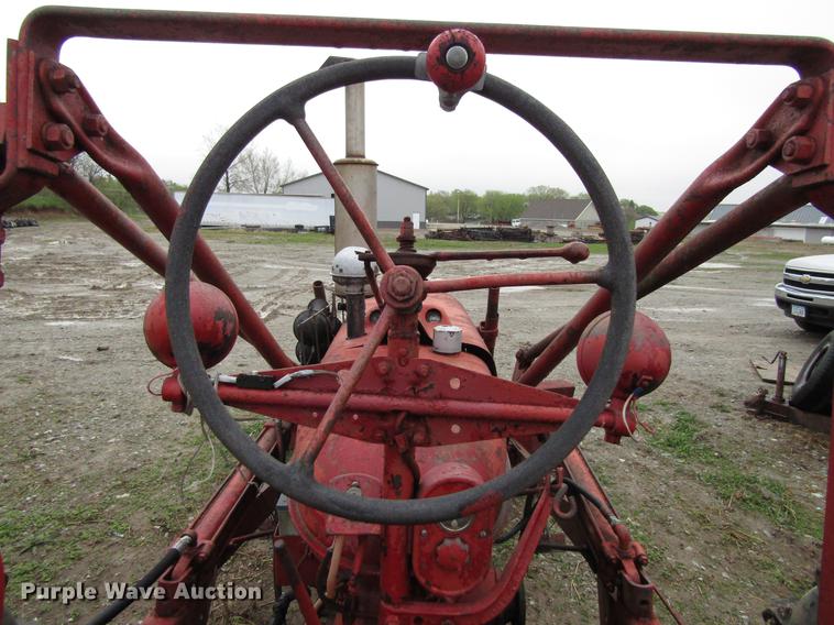 image for item EU9626 1944 International H tractor