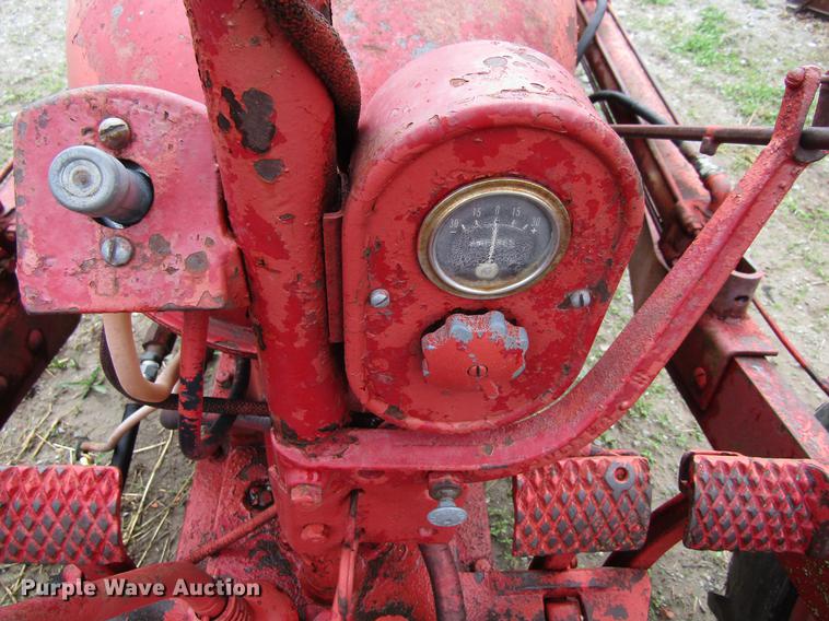 image for item EU9626 1944 International H tractor