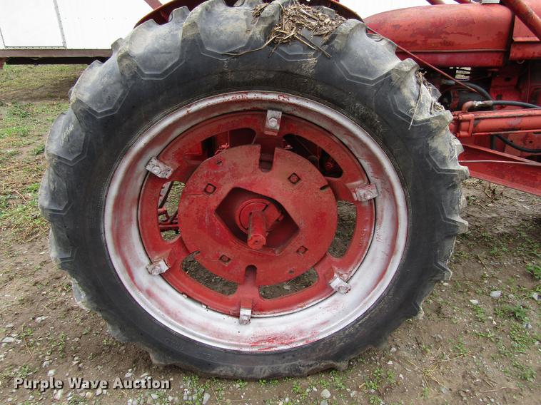 image for item EU9626 1944 International H tractor