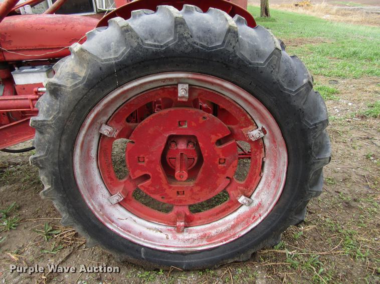 image for item EU9626 1944 International H tractor