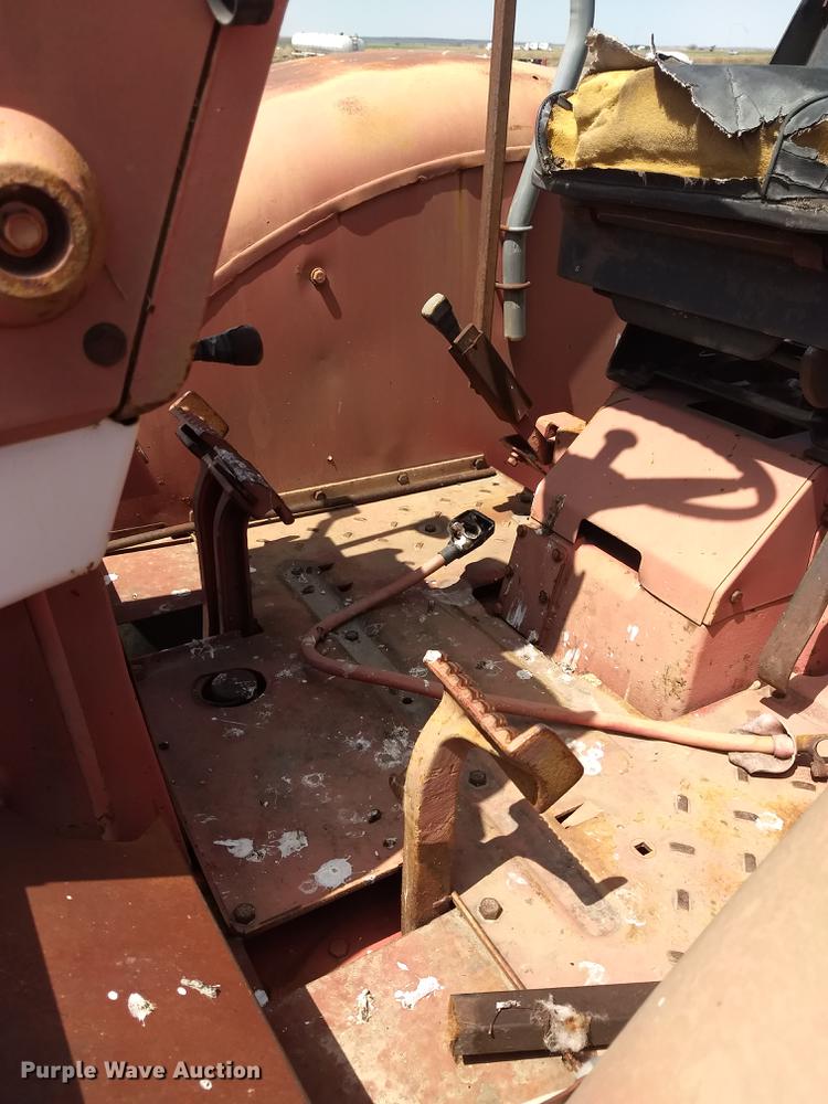 image for item FG9319 1964 International 806 tractor