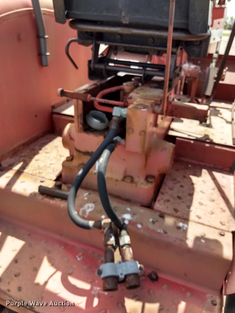 image for item FG9319 1964 International 806 tractor