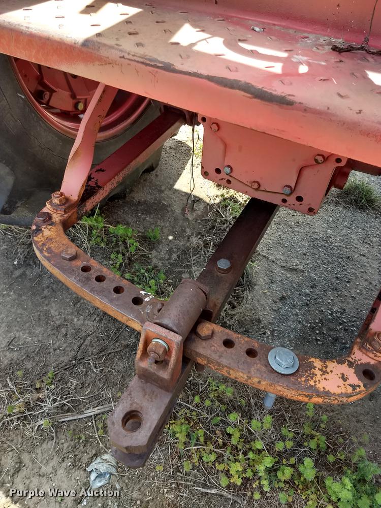 image for item FG9319 1964 International 806 tractor