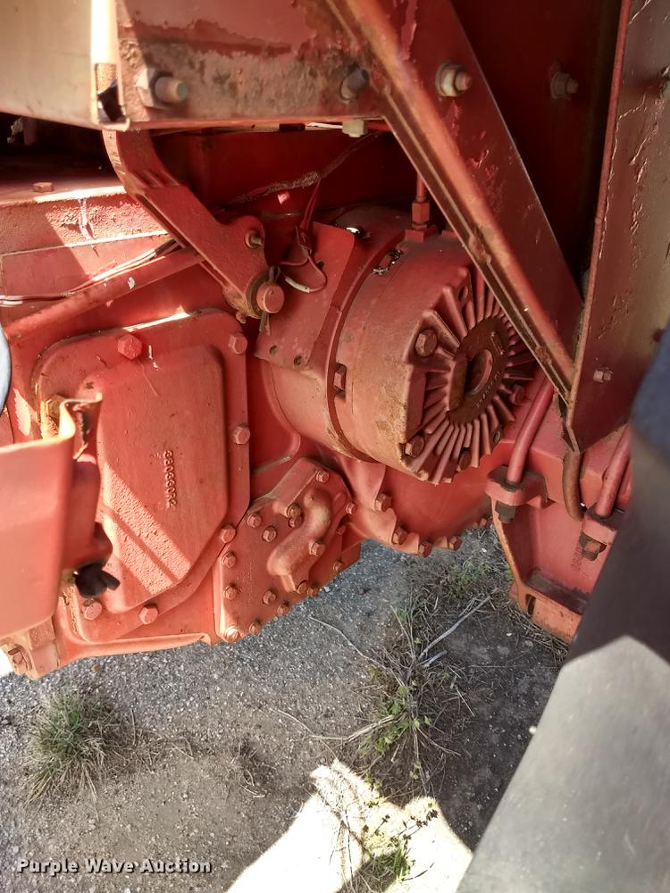 image for item FG9319 1964 International 806 tractor