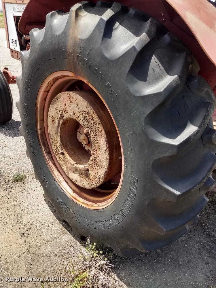 image for item FG9319 1964 International 806 tractor