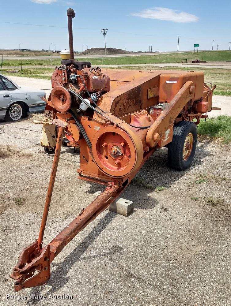 image for item FG9320 New Holland Super Hayliner 78 small square baler