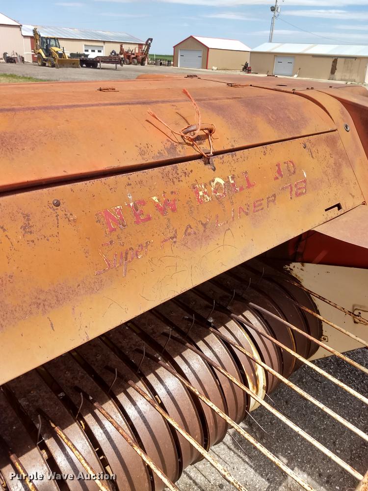 image for item FG9320 New Holland Super Hayliner 78 small square baler