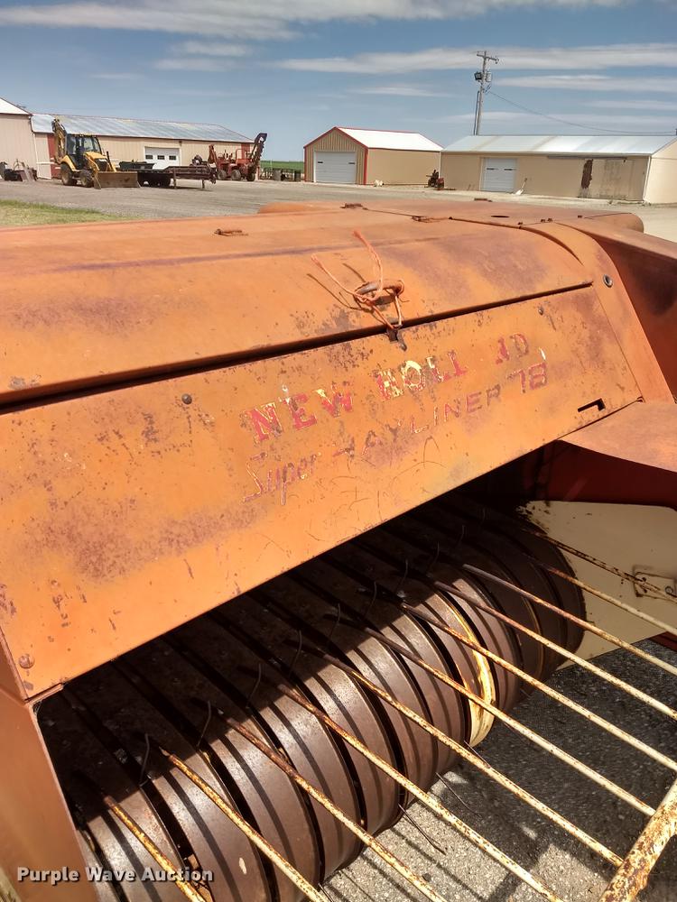 image for item FG9320 New Holland Super Hayliner 78 small square baler