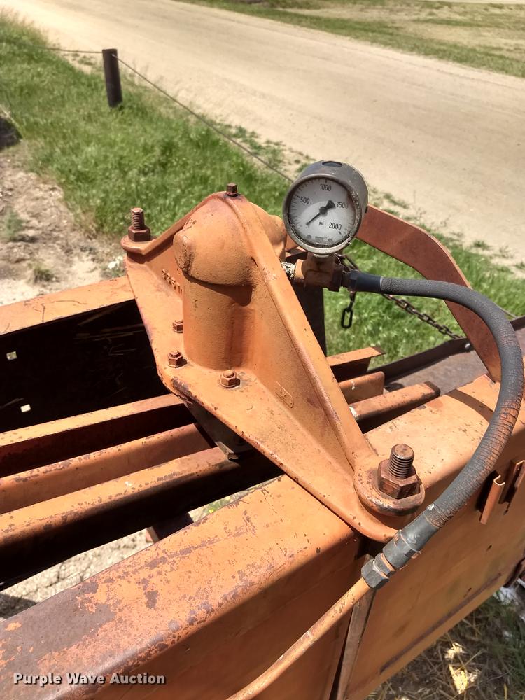 image for item FG9320 New Holland Super Hayliner 78 small square baler