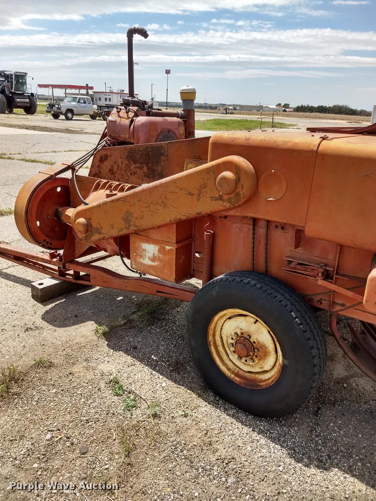 image for item FG9320 New Holland Super Hayliner 78 small square baler