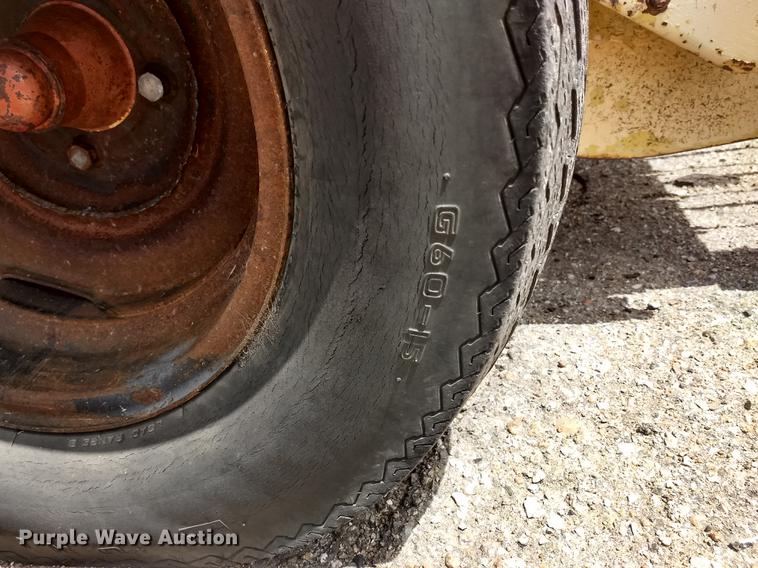 image for item FG9320 New Holland Super Hayliner 78 small square baler