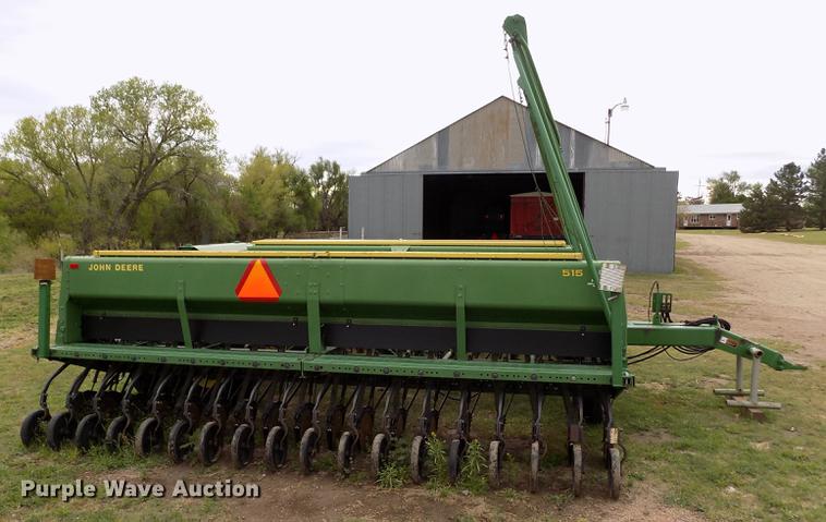 image for item FG9369 (2) John Deere 515 grain drills