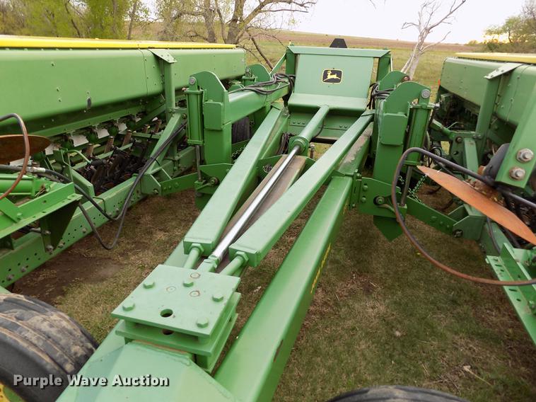 image for item FG9369 (2) John Deere 515 grain drills