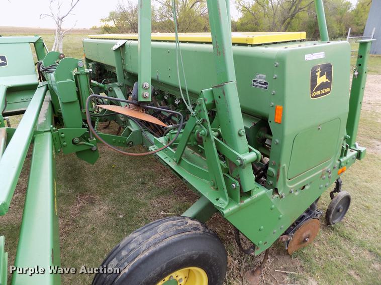 image for item FG9369 (2) John Deere 515 grain drills