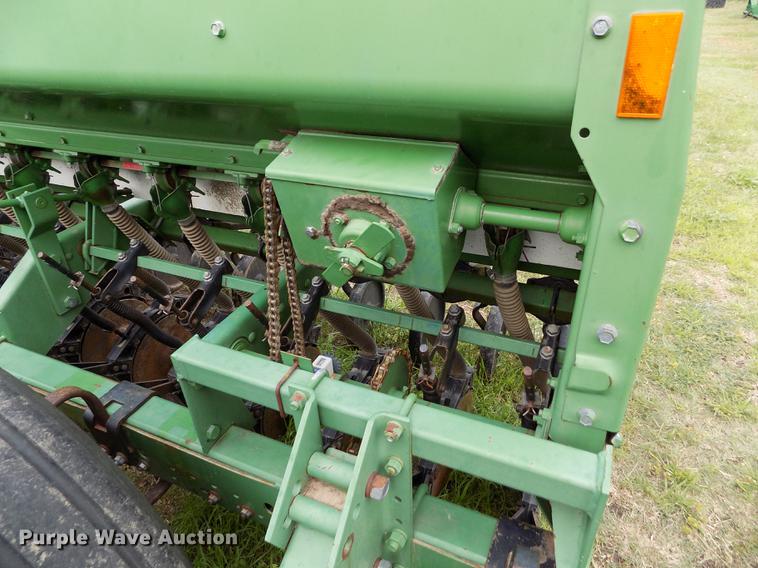 image for item FG9369 (2) John Deere 515 grain drills