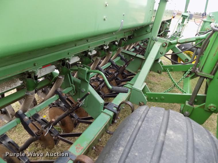 image for item FG9369 (2) John Deere 515 grain drills