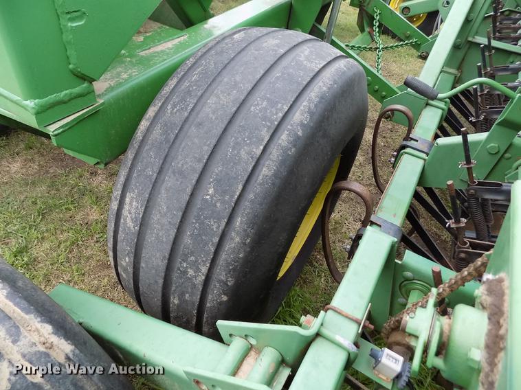 image for item FG9369 (2) John Deere 515 grain drills