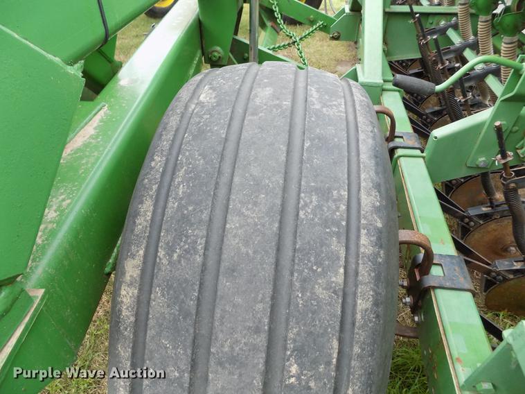 image for item FG9369 (2) John Deere 515 grain drills