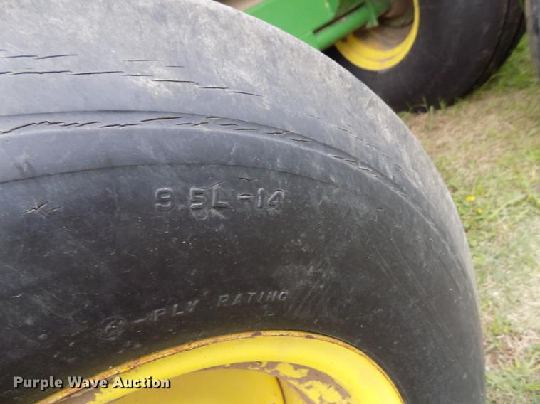 image for item FG9369 (2) John Deere 515 grain drills