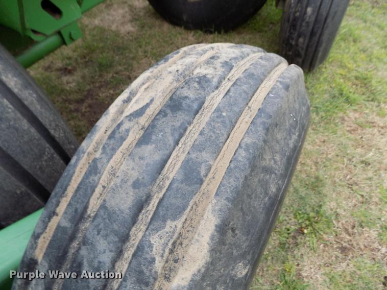 image for item FG9369 (2) John Deere 515 grain drills