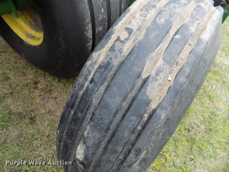 image for item FG9369 (2) John Deere 515 grain drills