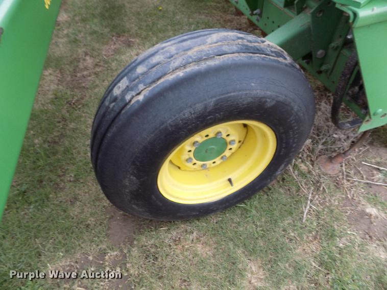 image for item FG9369 (2) John Deere 515 grain drills