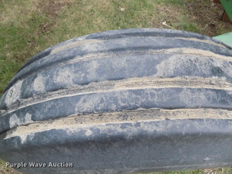 image for item FG9369 (2) John Deere 515 grain drills