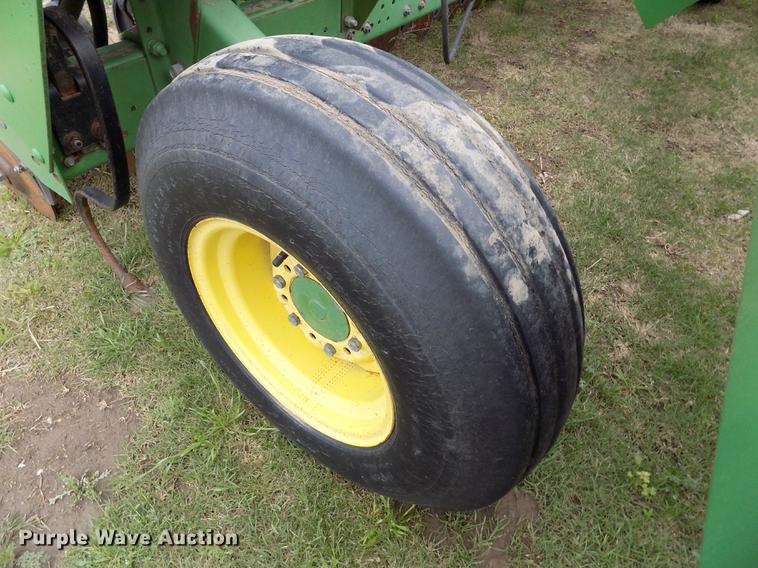 image for item FG9369 (2) John Deere 515 grain drills