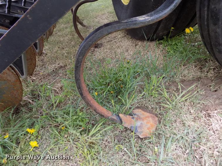 image for item FG9369 (2) John Deere 515 grain drills