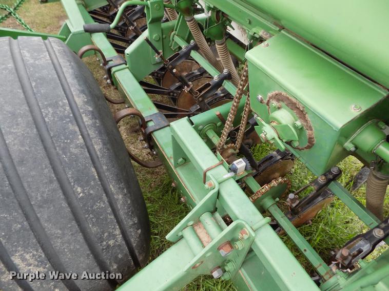 image for item FG9369 (2) John Deere 515 grain drills