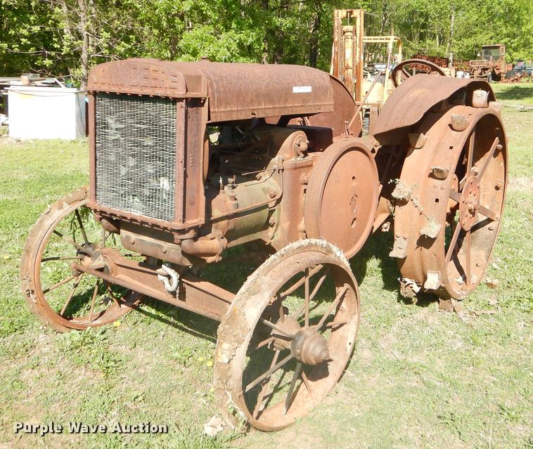 image for item FH9362 1926 John Deere D tractor