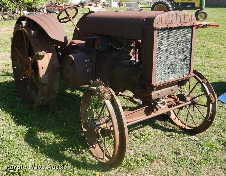 image for item FH9362 1926 John Deere D tractor
