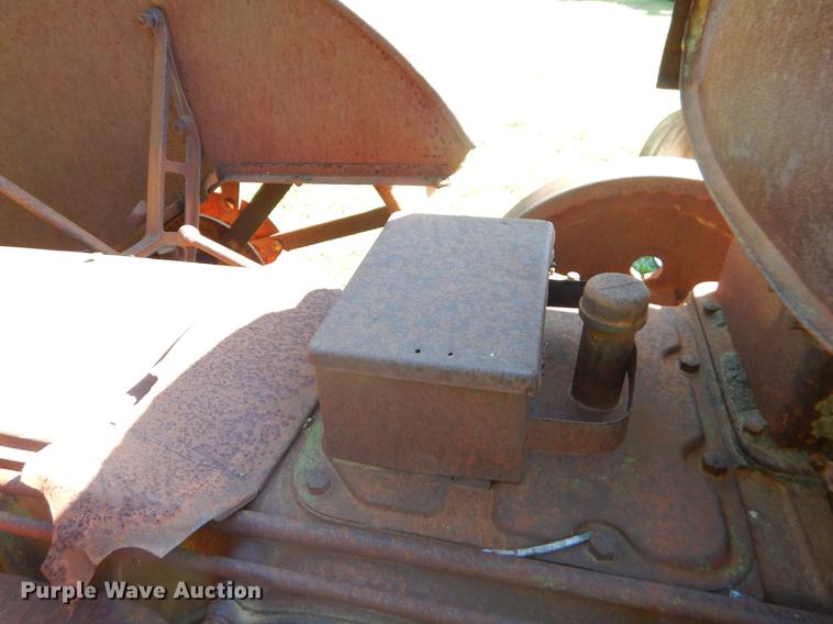 image for item FH9362 1926 John Deere D tractor