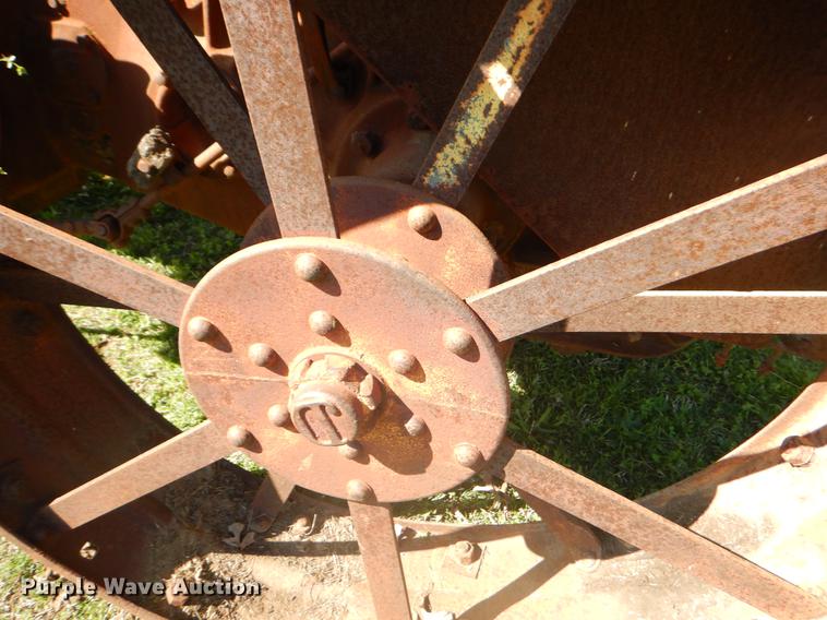 image for item FH9362 1926 John Deere D tractor