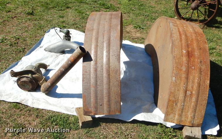 image for item FH9362 1926 John Deere D tractor