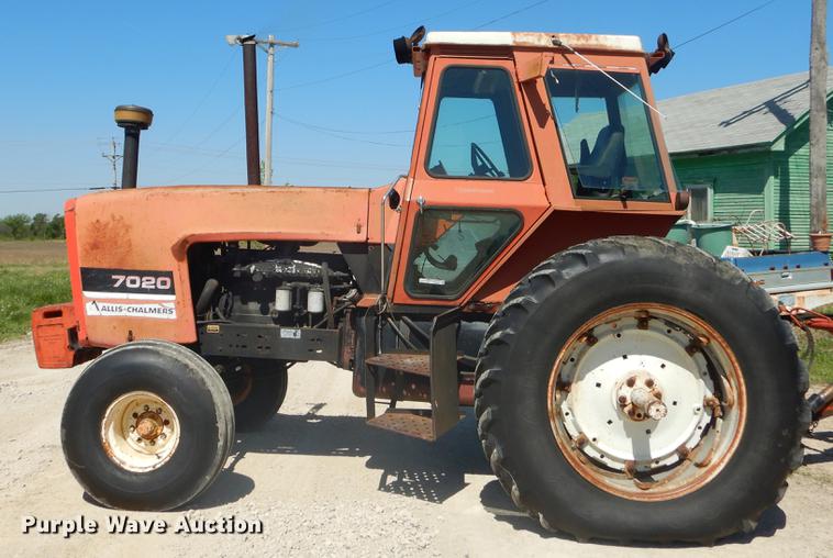 image for item FH9363 1978 Allis Chalmers 7020 tractor