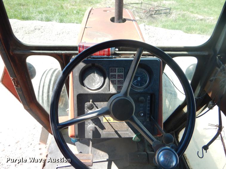 image for item FH9363 1978 Allis Chalmers 7020 tractor