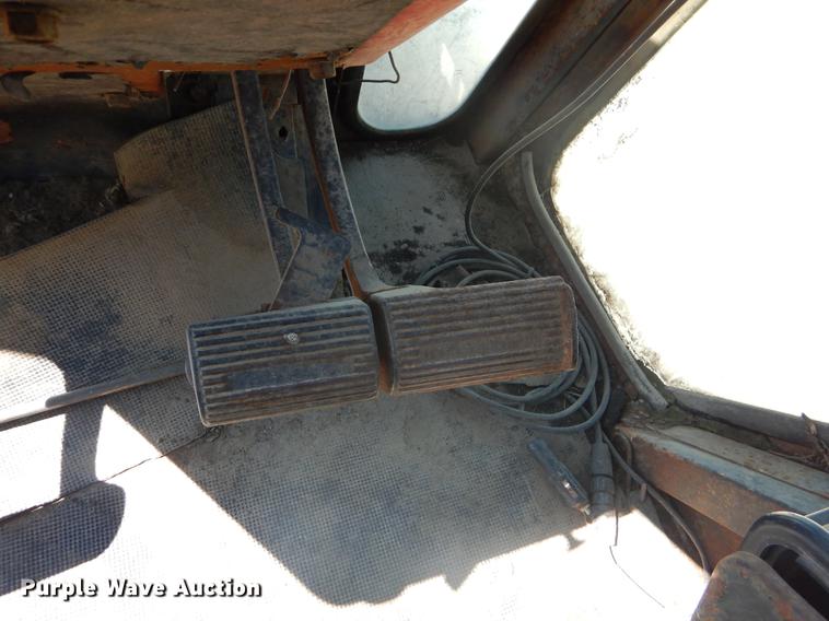 image for item FH9363 1978 Allis Chalmers 7020 tractor