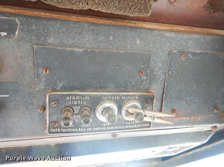 image for item FH9363 1978 Allis Chalmers 7020 tractor