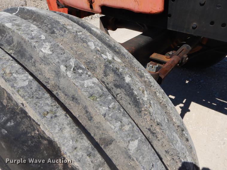 image for item FH9363 1978 Allis Chalmers 7020 tractor