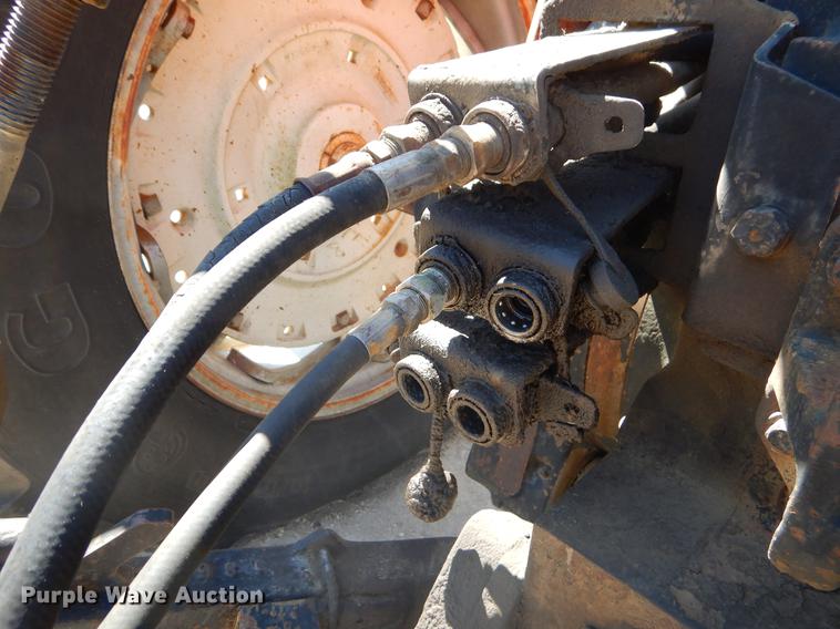 image for item FH9363 1978 Allis Chalmers 7020 tractor