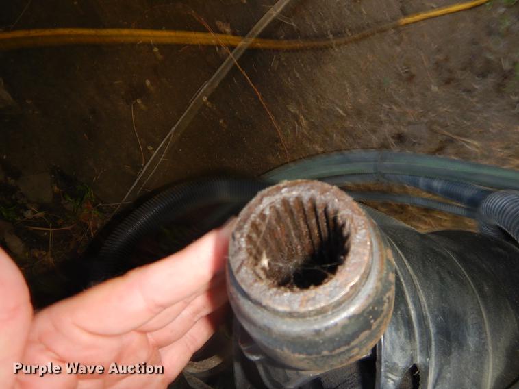 image for item FH9369 2008 John Deere 568 round baler