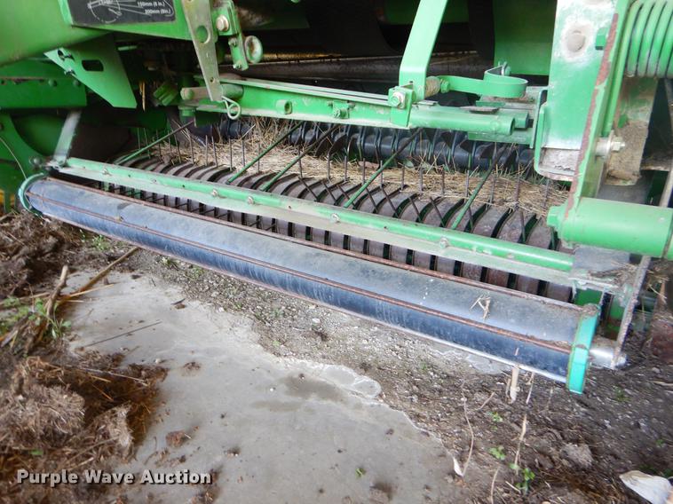 image for item FH9369 2008 John Deere 568 round baler