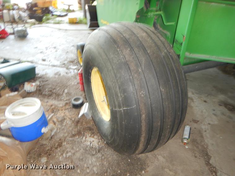 image for item FH9369 2008 John Deere 568 round baler