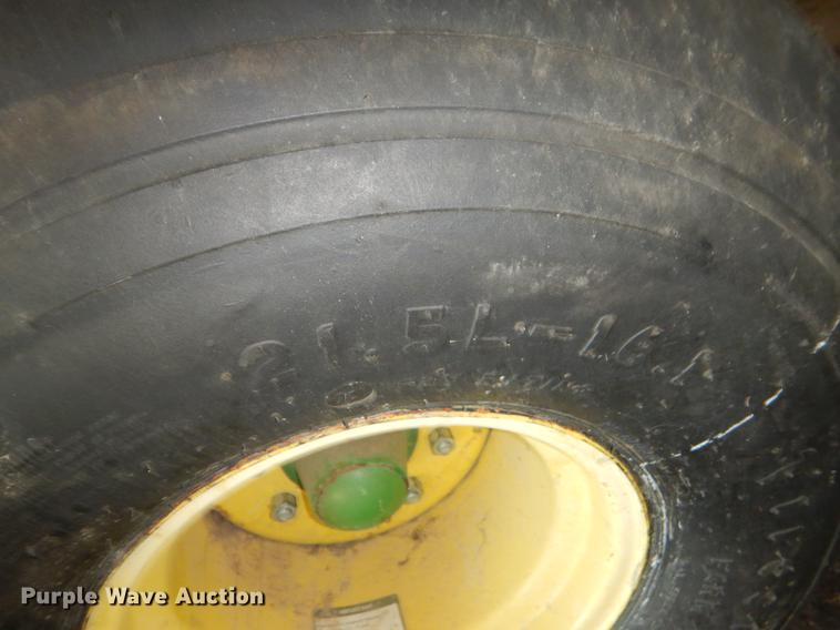 image for item FH9369 2008 John Deere 568 round baler